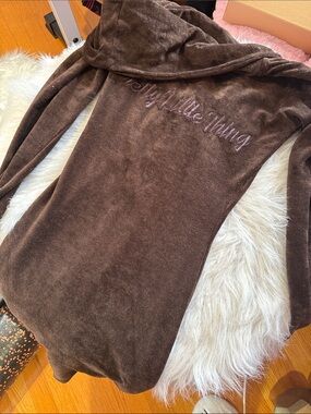 PRETTYLITTLETHING Shape Chocolate Brown Embroidered Hooded Bodycon Dress
Size: 2